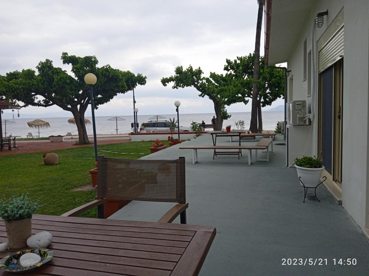 Evoikos Beach & Resort ลิวานาไต ภายนอก รูปภาพ